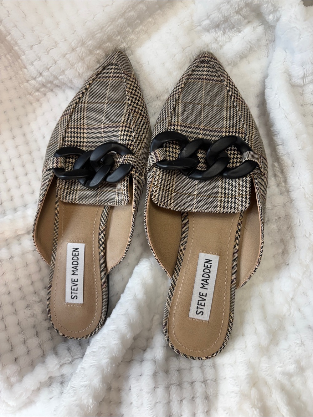 LIKE NEW Steve Madden Plaid Pointed-Toe Mules with Black Chain Detail